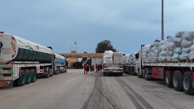 الهلال الأحمر المصري يرسل 4,945 طناً مساعدات إنسانية لدعم الفلسطينيين عبر قافلة «زاد العزة»