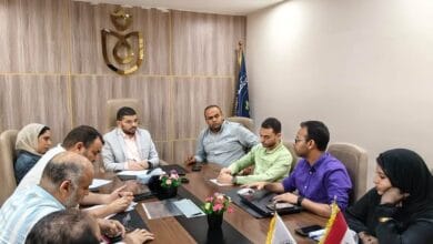 مدير الرعاية الصحية بالأقصر يتابع أداء الإدارات في اجتماعات دورية