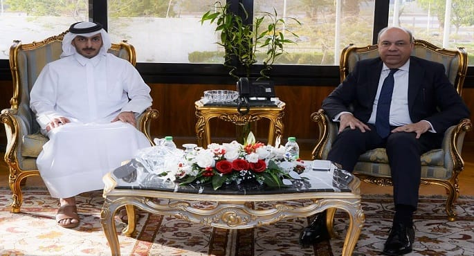 وزير الطيران يبحث مع مجموعة قطرية دراسة إنشاء مصنع لإنتاج وقود الطائرات المستدام في مصر