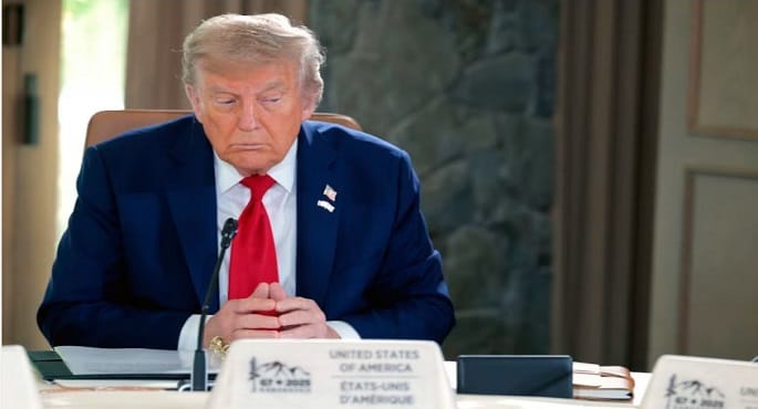 لوموند: تفاصيل الحرب الإيرانية وصعوبة خروج ترامب