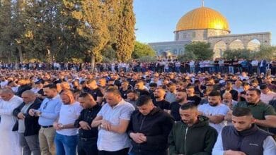 100 ألف مصلٍ يؤدون صلاة الجمعة في المسجد الأقصى