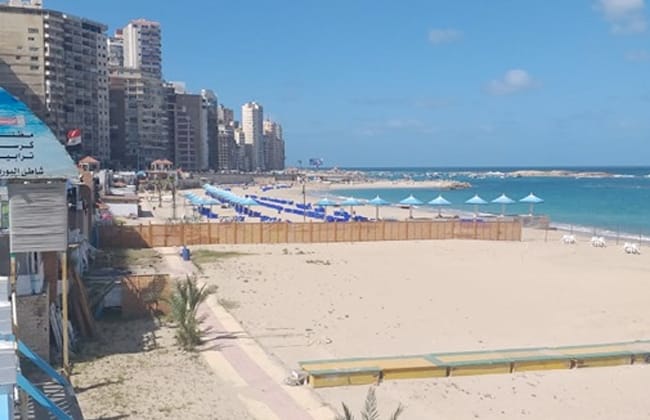 محافظ الإسكندرية يحذر من السباحة في شواطئ غير مجهزة