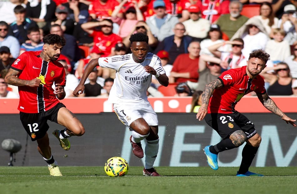 ريال مدريد يتعادل مع جيرونا ويمنح برشلونة فرصة الابتعاد بالصدارة