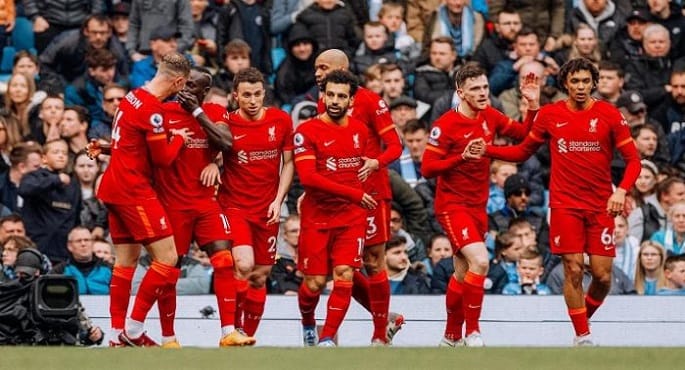 ليفربول يسعى لاستعادة توازنه أمام فولهام في الدوري الإنجليزي