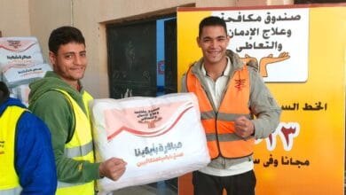 صندوق مكافحة الإدمان يسلم 1200 قطعة ملابس جاهزة لبنك الكساء المصري لدعم المتعافين