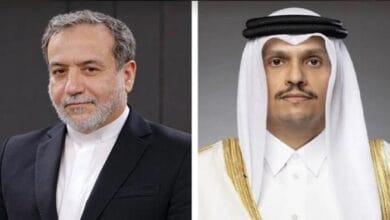 رئيس وزراء قطر ووزير خارجية إيران يبحثان هاتفياً آخر التطورات المتعلقة بوقف إطلاق النار