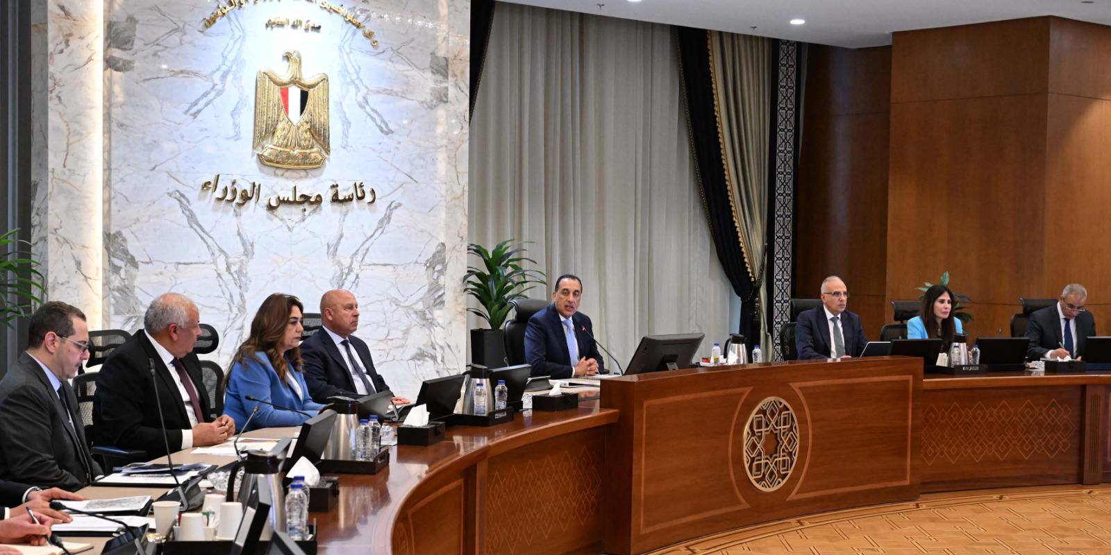 مدبولي يتابع الموقف التنفيذي لمشروعي "رأس الحكمة" و"شمس الحكمة" بالساحل الشمالي