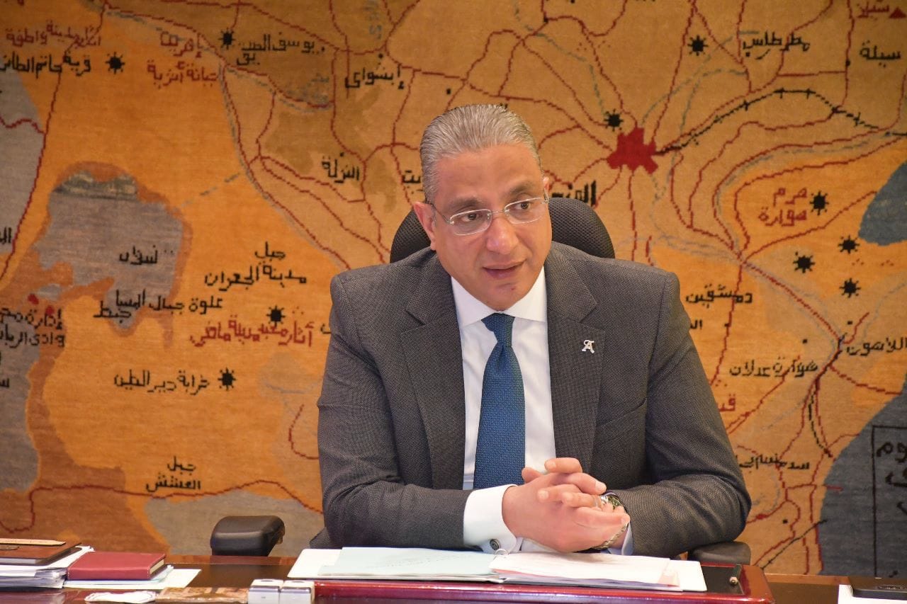 محافظ الجيزة يبحث خطط العمل ومتابعة الخدمات بمركز ومدينة أوسيم