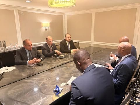 وزير الاستثمار يبحث تعزيز التكامل الاقتصادي مع الأمين العام لاتفاقية التجارة الحرة الإفريقية