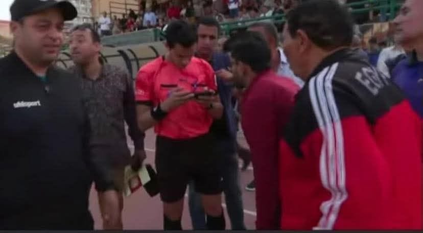 تقنية الفيديو عبر الهاتف المحمول تنهي أزمة تحكيمية في دوري المحترفين