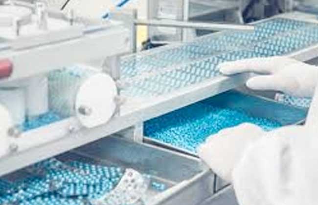 الجمارك تعفي مدخلات إنتاج الأدوية من ضريبة القيمة المضافة لدعم القطاع الصحي