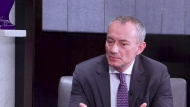 ملادينوف: وجود الجيش الإسرائيلي في غزة يقسم القطاع ويزيد الأوضاع تعقيداً