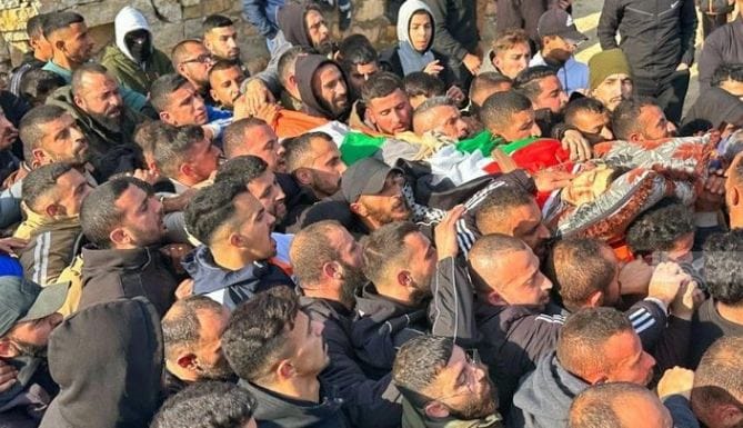استشهاد فلسطيني وإصابة آخرين في قصف استطلاع وسط غزة