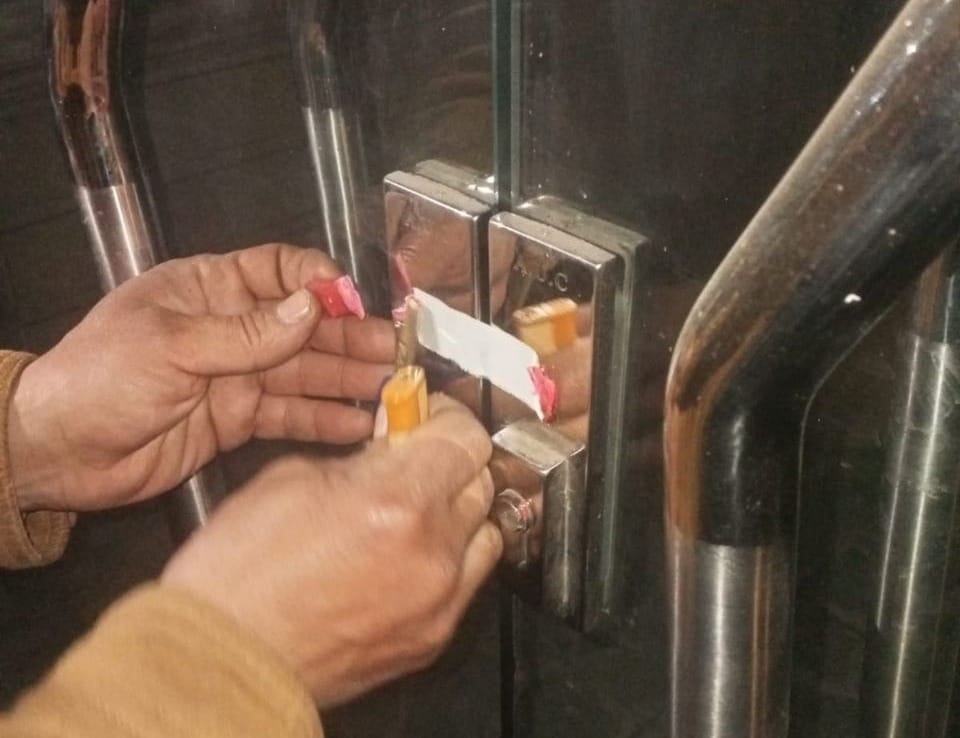 غلق 10 منشآت وضبط 1014 إشغالًا بحملات في 5 أحياء بالإسكندرية