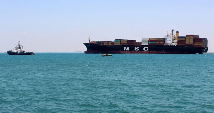 اليونان تنفي احتجاز سفينة شحن إيرانية