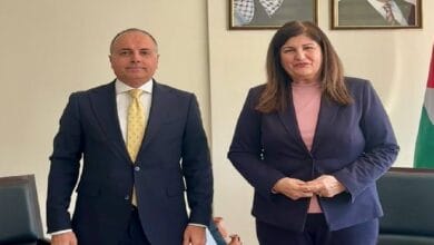 سفير مصر في رام الله يبحث مع وزيرة الخارجية الفلسطينية مستجدات القضية
