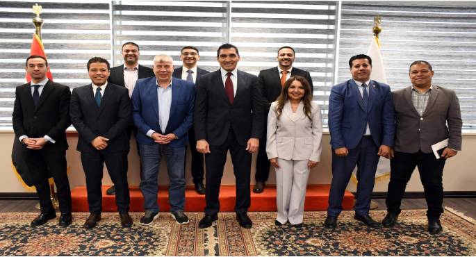 وزير الرياضة يبحث مع مسؤولي "توتال إنرجيز" مستجدات دوري مراكز الشباب