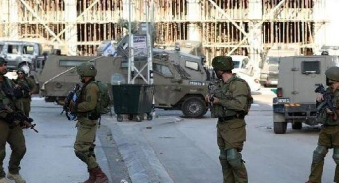 قوات الاحتلال تقتحم مخيم العروب بالخليل وتندلع مواجهات