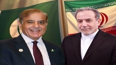 رئيس الوزراء الباكستاني يبحث هاتفياً مع وزير الخارجية الإيراني مصير المباحثات مع الجانب الأمريكي