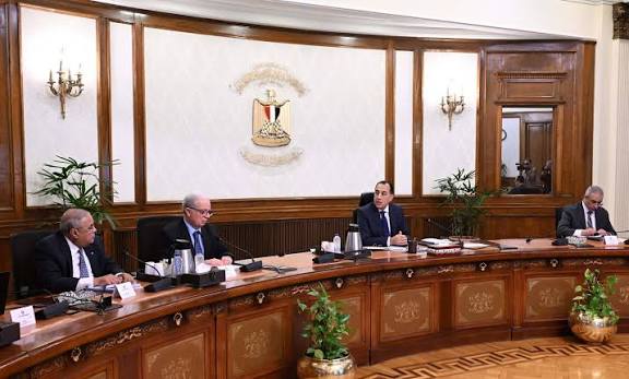 رئيس الوزراء يتابع مشروعات تطوير قطاع الغزل والنسيج والاستغلال الأمثل للأصول