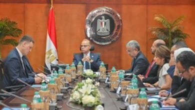 وزير الاستثمار يبحث مع سفير بيلاروسيا تطوير التعاون الاقتصادي