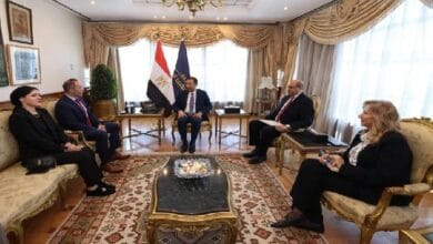 وزير الاتصالات يبحث مع مسؤولي "إنتل" تعزيز التعاون في مجالات البنية التكنولوجية والقدرات الرقمية