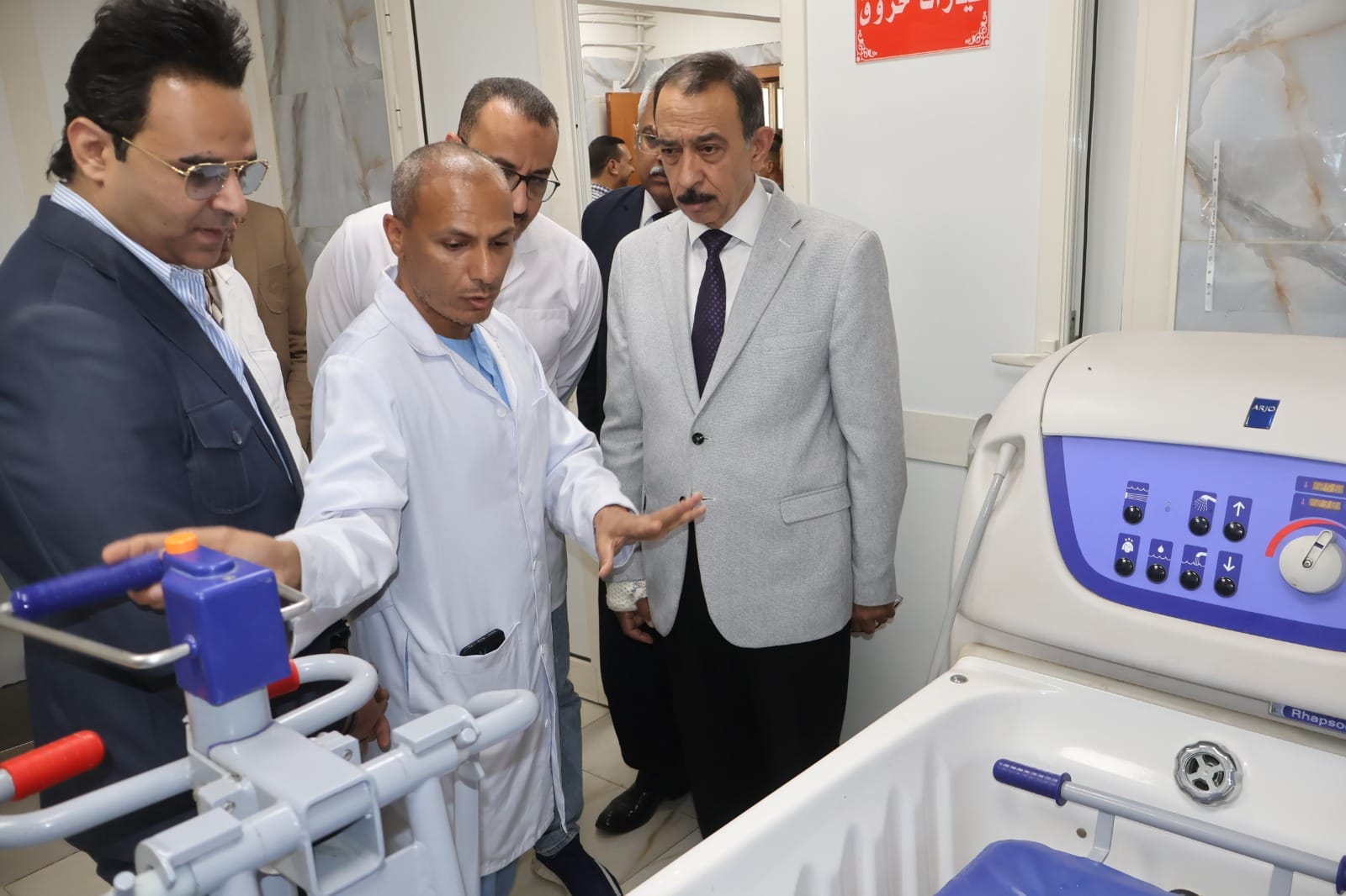 محافظ سوهاج يتفقد مستشفى سوهاج العام ويشدد على تحسين الخدمات الطبية