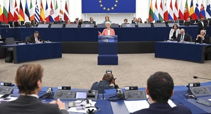 المفوضية الأوروبية تدعو إلى الاستقلال في مجال الطاقة وسط أزمة الشرق الأوسط