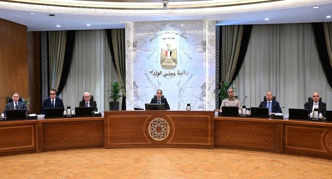 رئيس الوزراء يهنئ عمال مصر بعيدهم ويؤكد تقدير الحكومة لجهودهم