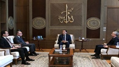 رئيس الوزراء يُصدر قرارين بتعيين الدكتور محمد عوض رئيسًا تنفيذيًا لهيئة الاستثمار والدكتورة إيمان منصور نائبًا