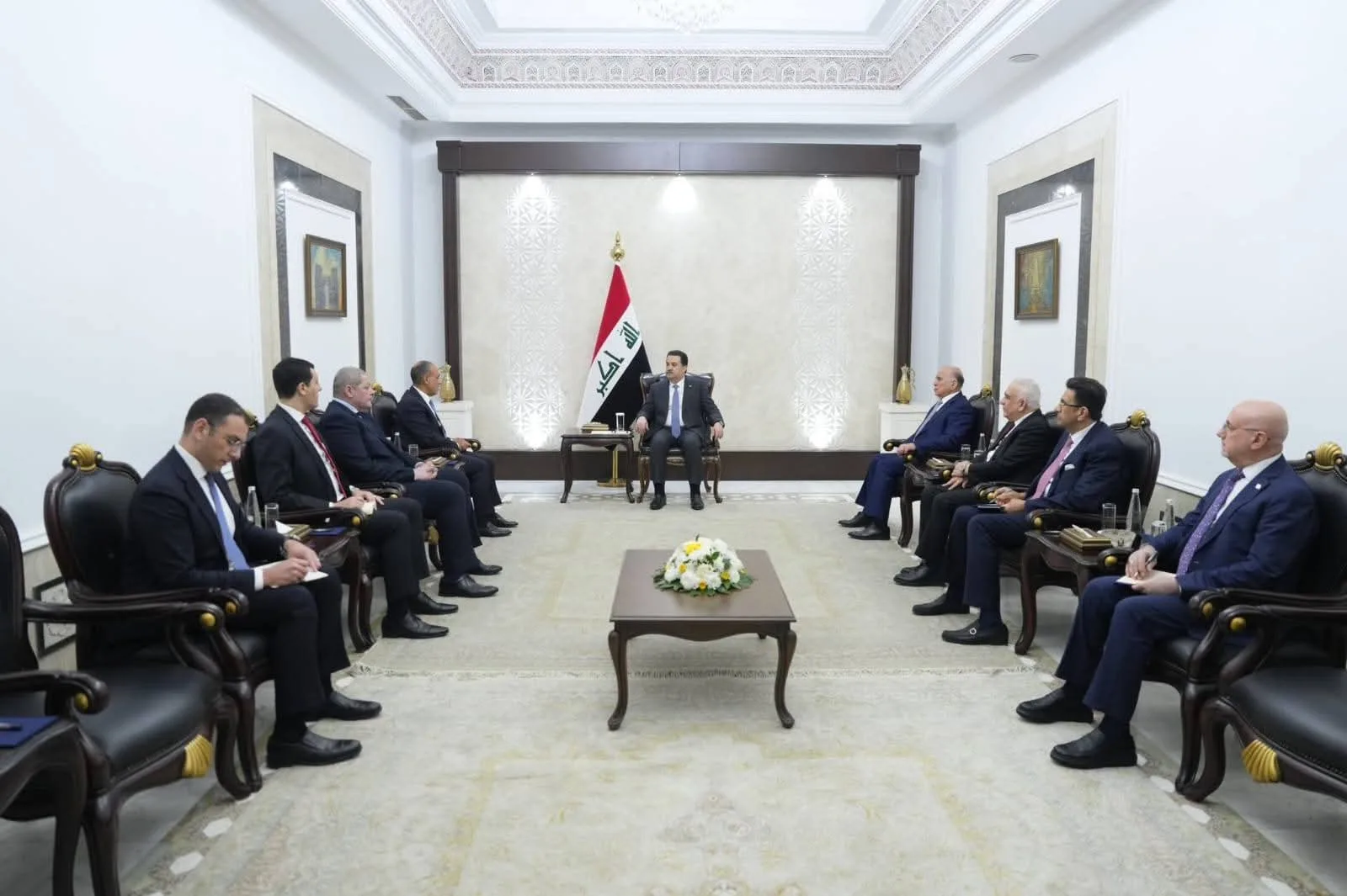 لقاء وزير الخارجية مع رئيس وزراء العراق