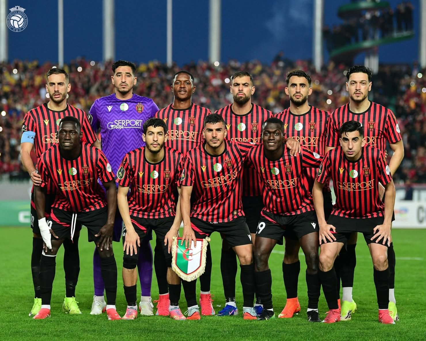 احتفال لاعبي اتحاد العاصمة بعد الفوز بكأس الكونفدرالية