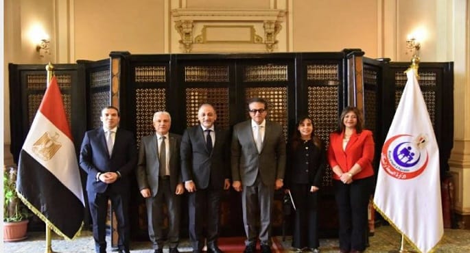وزير الصحة يبحث مع مندوب فلسطين بالجامعة العربية سبل دعم المنظومة الصحية في غزة