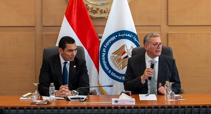 وزيرا البترول والشباب يبحثان تمكين الكوادر الشابة بقطاع الطاقة