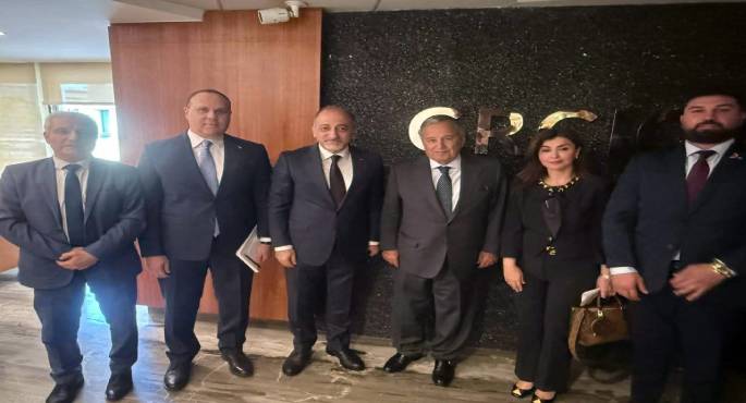 مندوب فلسطين بالجامعة العربية يبحث مع السفير نبيل فهمي تطوير آليات العمل العربي المشترك