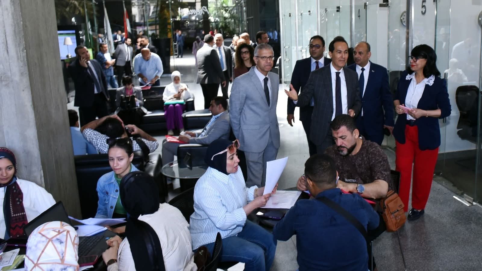 تعزيز الأداء المؤسسي: جولة تفقدية للهيئة العامة للاستثمار لمتابعة خدمات المستثمرين