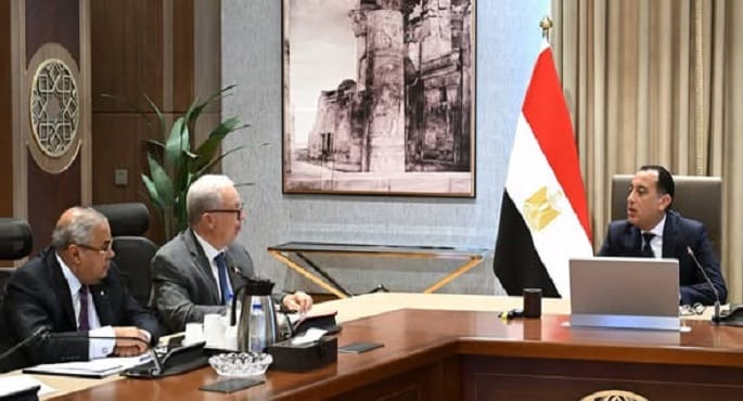رئيس الوزراء يتابع مستجدات قيد الشركات الحكومية بالبورصة وتحديث وثيقة ملكية الدولة