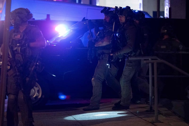 أمريكا: الشرطة تعلن اعتقال مشتبه به في إطلاق نار جماعي بأوكلاهوما أسفر عن قتيلة و22 مصابا