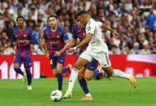ريال مدريد يواجه برشلونة في الكلاسيكو وسط غيابات وأزمات داخلية