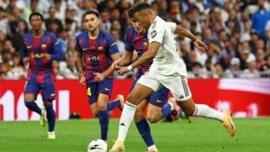 ريال مدريد يواجه برشلونة في الكلاسيكو وسط غيابات وأزمات داخلية