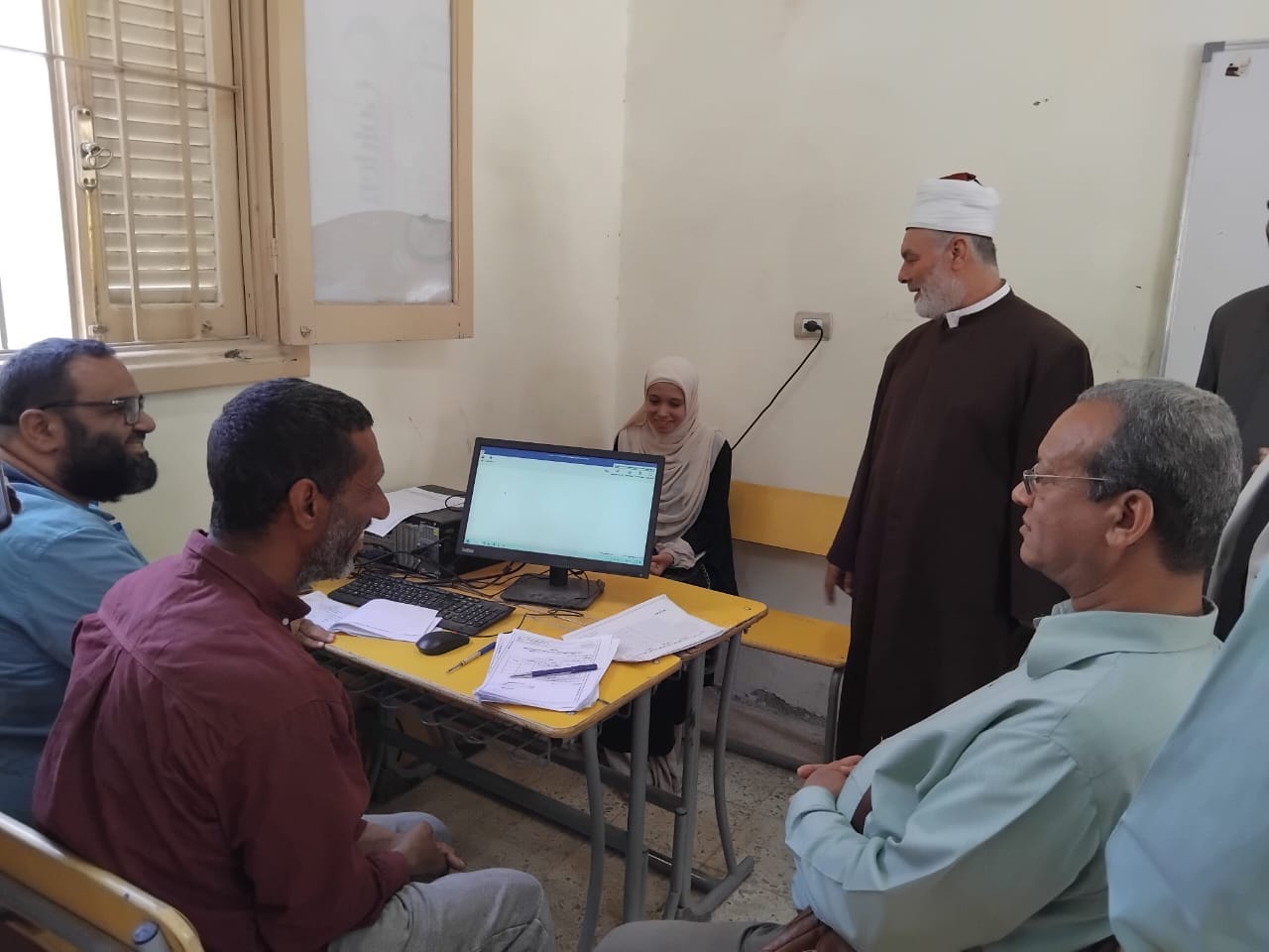 طلاب الصف الأول الثانوي يؤدون اختبارات TOFAS بمعاهد سوهاج الأزهرية
