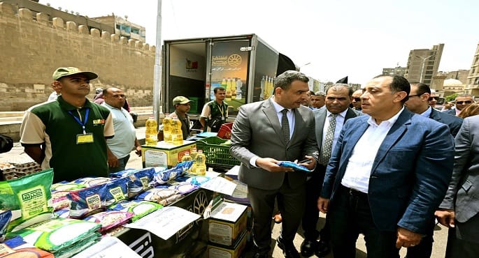رئيس الوزراء يتفقد معرض «أهلًا بالعيد» بالجمالية