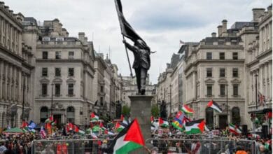 آلاف المتظاهرين في لندن يناقشون الهجرة ويدعمون الفلسطينيين وسط إجراءات أمنية مشددة