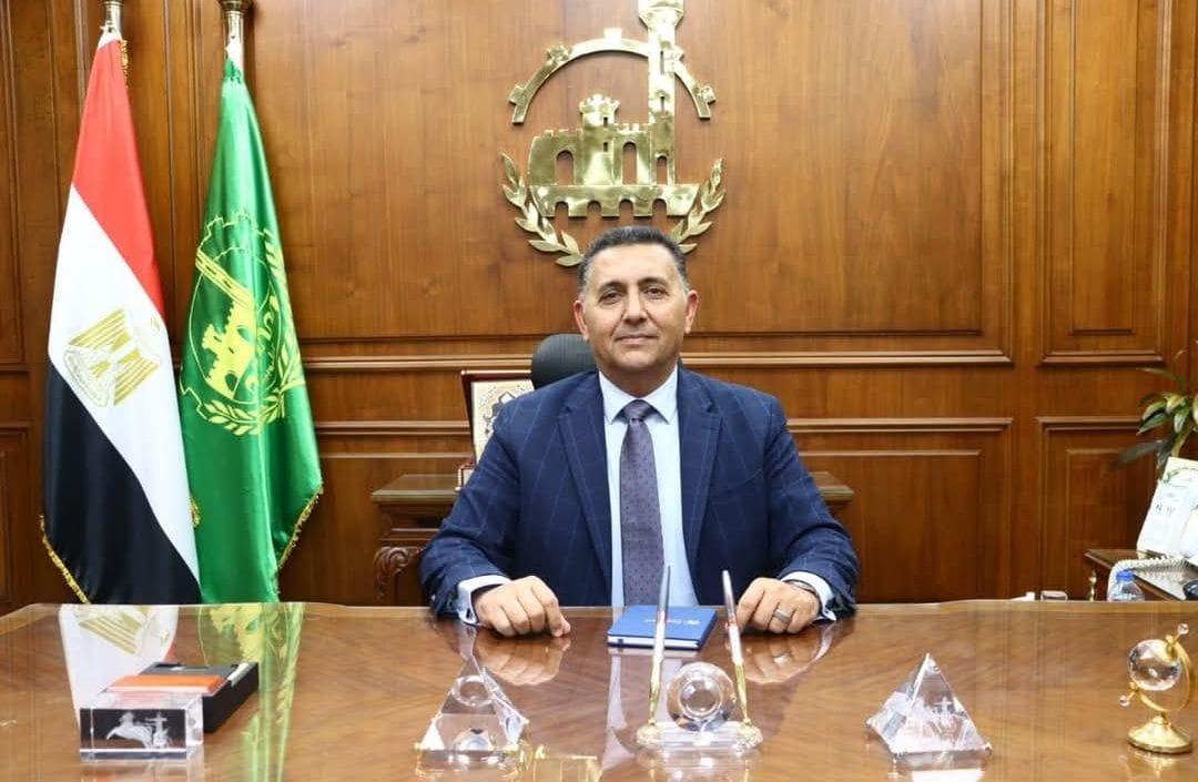 محافظ القليوبية يُقرر استبعاد رئيس حي شرق شبرا الخيمة ورئيس مدينة الخصوص