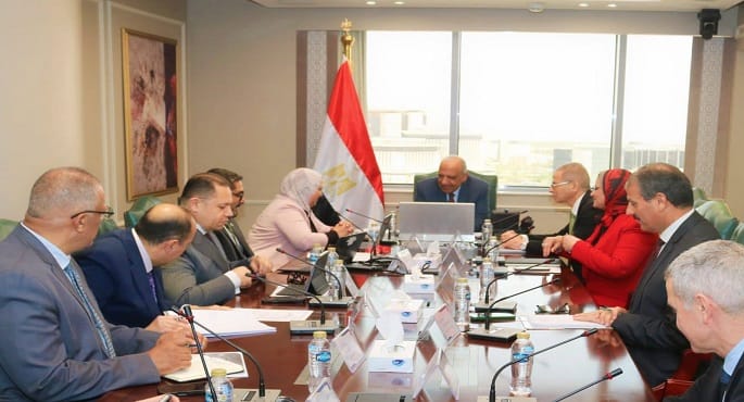وزير الكهرباء يبحث مع وفد البنك الدولي تعزيز الشراكة والتعاون في دعم وتقوية الشبكة الموحدة