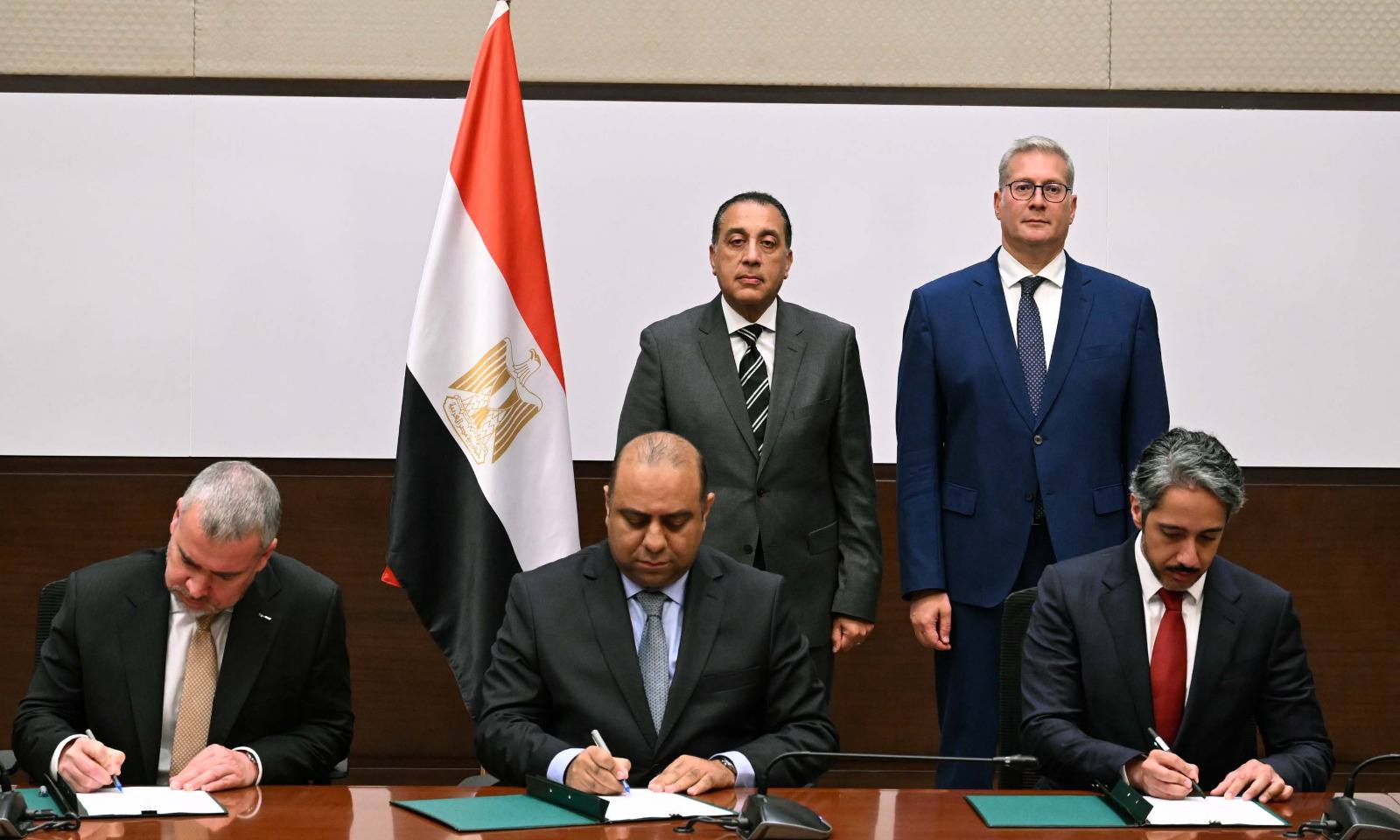 رئيس الوزراء يشهد توقيع مذكرة تفاهم حول تعظيم الاستفادة من البنية التحتية المصرية للغاز الطبيعي