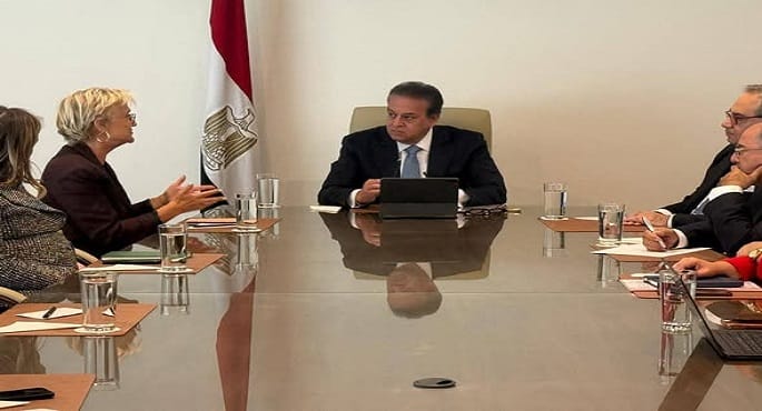 وزير الصحة يبحث مع “نوفارتس” و”باير” تعزيز صحة القلب والأوعية الدموية