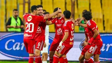 الأهلي يتجاوز المصري ويتأهل للكونفدرالية
