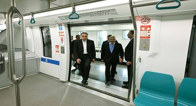 رئيس الوزراء يؤكد أهمية مشروعات النقل الجماعي الأخضر المستدام