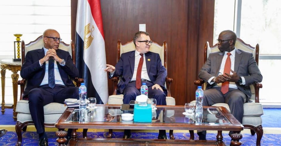 وزير التخطيط يبحث مع نائب رئيس مؤسسة التمويل الدولية تعزيز العلاقات الاستراتيجية